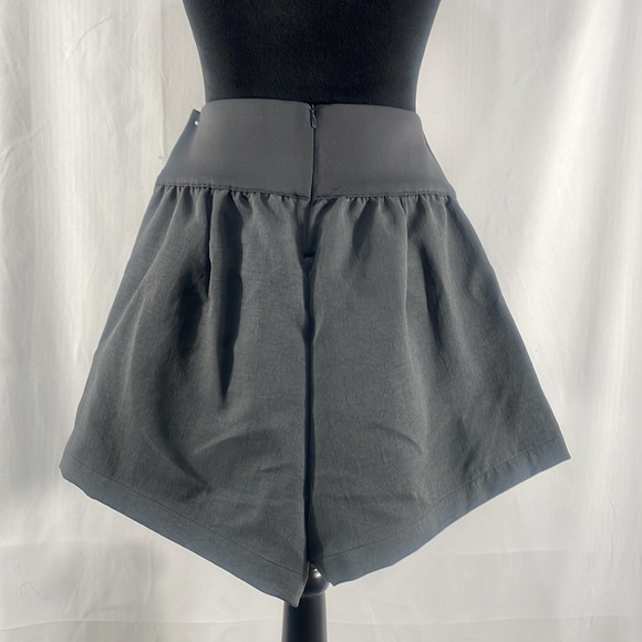 Nike high waisted grey anthracite shorts with pockets, zipped pocket, Large,NWT - Picture 9 of 10